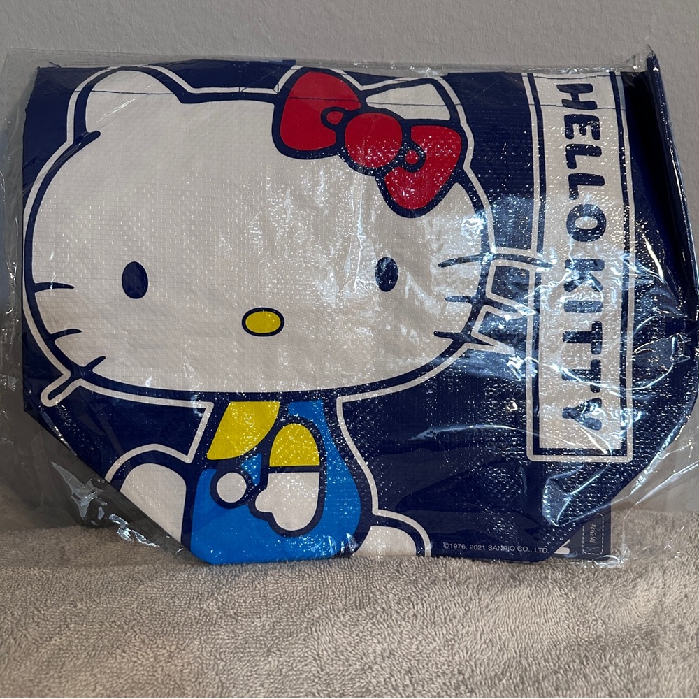 Sanrio Japan Hello kitty woven shopping tote bag.